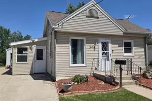308 Taylor St, Waupun, WI 53963 - Photo 1