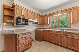 215 8th St, Reedsburg, WI 53959 - Photo 9