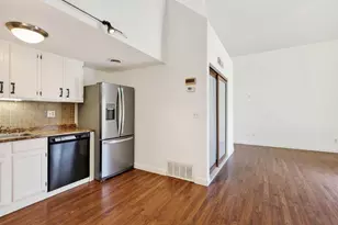545 D'onofrio Dr, Madison, WI 53719 - Photo 7