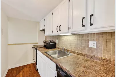 545 D'Onofrio Drive #8, Madison, WI 53719 - Photo 5