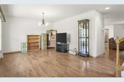 1565 Okeeffe Avenue, Sun Prairie, WI 53590 - Photo 5