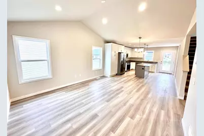 317 Orchid Avenue, Stoughton, WI 53589 - Photo 7