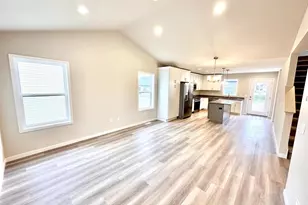 317 Orchid Ave, Stoughton, WI 53589 - Photo 7