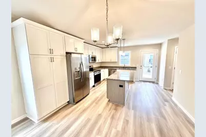 317 Orchid Avenue, Stoughton, WI 53589 - Photo 11