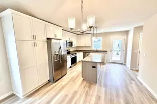 317 Orchid Ave, Stoughton, WI 53589 - Photo 11