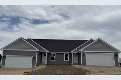 317 Orchid Avenue, Stoughton, WI 53589 - Photo 3