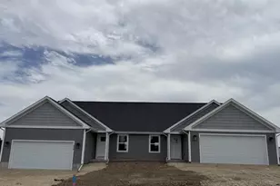 309 Orchid Ave, Stoughton, WI 53589 - Photo 3