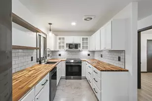 221 Highland Ave, Portage, WI 53913 - Photo 9