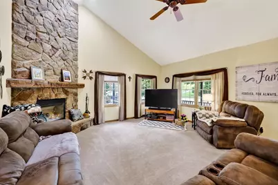 3212 Rockport Park Drive, Janesville, WI 53548 - Photo 5