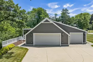 214 Windy Hill Rd, Wisconsin Dells, WI 53965 - Photo 5
