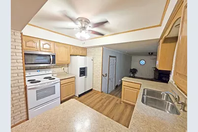 751 N Wright Road, Janesville, WI 53546 - Photo 11