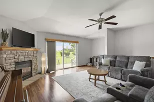 614 Belmont Dr, Watertown, WI 53094 - Photo 3