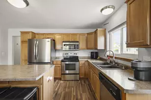 614 Belmont Dr, Watertown, WI 53094 - Photo 7