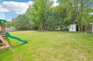 5838 Roanoke Dr, Fitchburg, WI 53719 - Photo 27