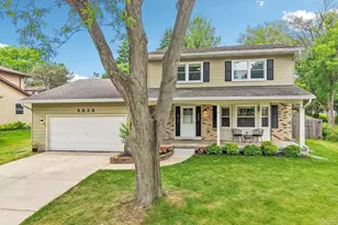 5838 Roanoke Dr, Fitchburg, WI 53719 - Photo 39