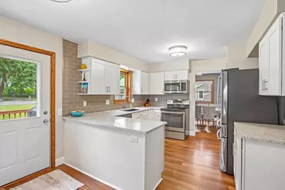 5838 Roanoke Drive, Fitchburg, WI 53719 - Photo 11