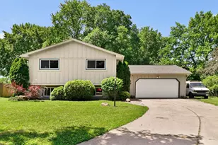 14 Weeping Birch Cir, Madison, WI 53704 - Photo 1