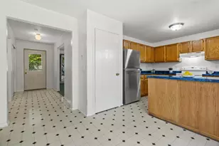 2318 Whitlock Rd, Madison, WI 53719 - Photo 7