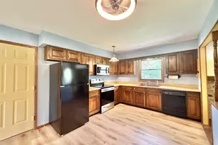 928 Columbia Dr, Janesville, WI 53546 - Photo 7