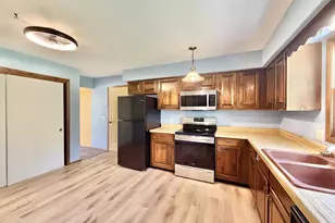 928 Columbia Dr, Janesville, WI 53546 - Photo 9