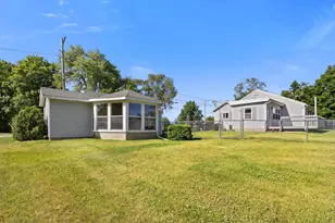 327 N Main St, Pardeeville, WI 53954 - Photo 29