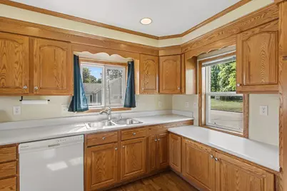 327 N Main Street, Pardeeville, WI 53954 - Photo 7