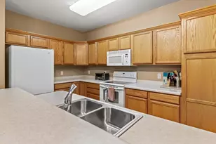 410 New Age Cir, Verona, WI 53593 - Photo 7