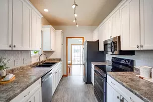 3833 Maple Grove Dr, Madison, WI 53719 - Photo 15