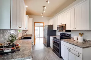 3833 Maple Grove Dr, Madison, WI 53719 - Photo 15