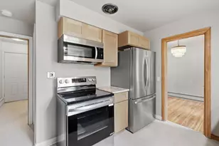 1305 E Johnson St, Madison, WI 53703 - Photo 15