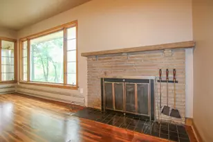 1305 E Johnson St, Madison, WI 53703 - Photo 9