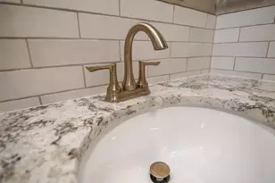 1305 E Johnson St, Madison, WI 53703 - Photo 33