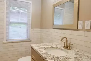 1305 E Johnson St, Madison, WI 53703 - Photo 29