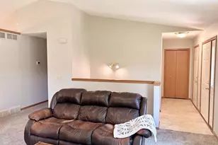 1340 Prairie Rose Dr, Sun Prairie, WI 53590 - Photo 7
