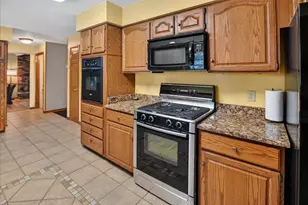 6602 Montclair Ln, Madison, WI 53711 - Photo 13