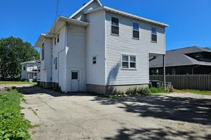 505 W Irving Ave, Oshkosh, WI 54901 - Photo 5