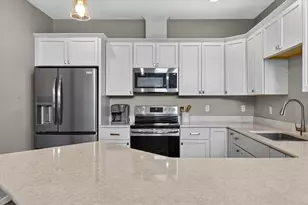 3704 Newcastle Dr, Janesville, WI 53546 - Photo 7