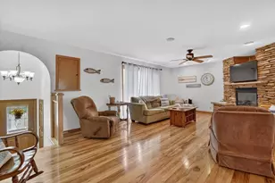 1126 Fillmore Ave, Oshkosh, WI 54902 - Photo 7