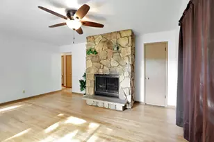 4513 Esch Ln, Madison, WI 53704 - Photo 7