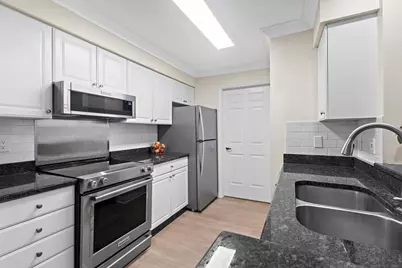 8530 Greenway Boulevard #107, Middleton, WI 53562 - Photo 5