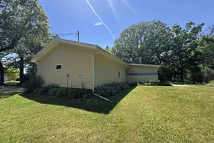 4529 E Palakwia Dr, Janesville, WI 53546 - Photo 11