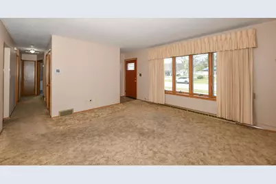 257 Mohawk Road, Janesville, WI 53545 - Photo 9