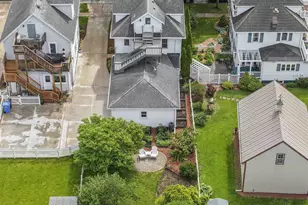 1812 Middleton St, Middleton, WI 53562 - Photo 5
