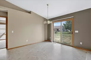 3794 Canvasback Dr, Janesville, WI 53546 - Photo 9