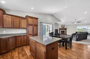 2846 Hazelnut Trail, Sun Prairie, WI 53590 - Photo 3