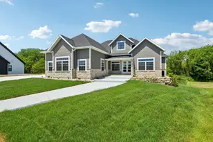 1468 Serenity Ct, Sun Prairie, WI 53590 - Photo 3