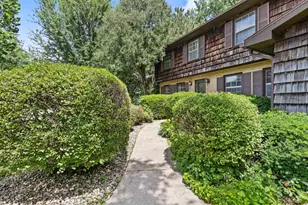 2403 Maywood Cir, Middleton, WI 53562 - Photo 3