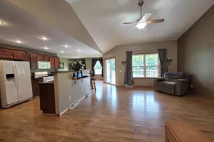 W7918 Payton Dr, Pardeeville, WI 53954 - Photo 7