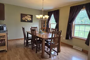 W7918 Payton Dr, Pardeeville, WI 53954 - Photo 11