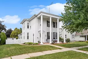 319 W Franklin St, Portage, WI 53901 - Photo 1